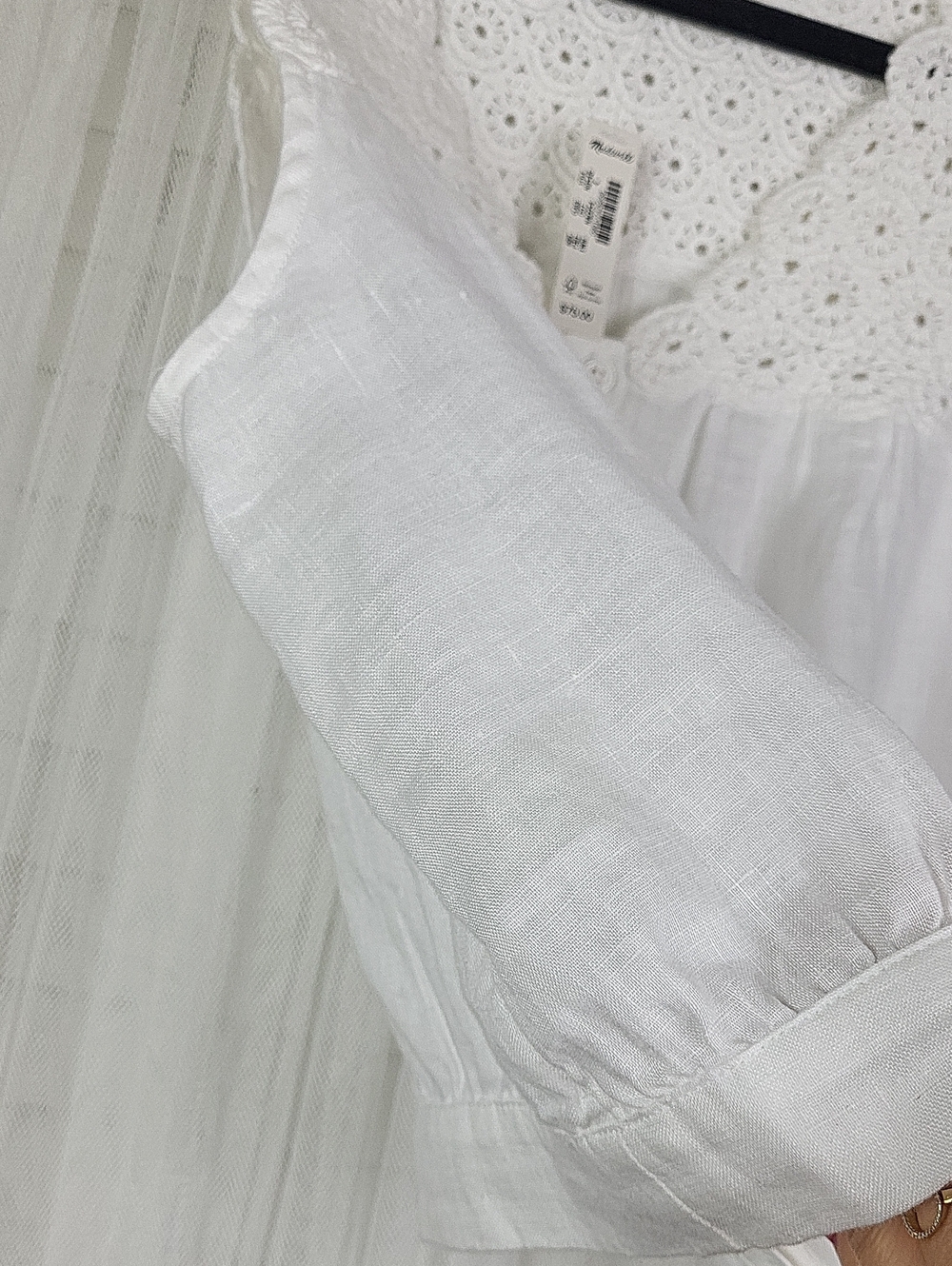 Madewell White Linen & Crochet Yoke Button-Front Camisole Tank. Size 4 - Picture 3 of 6